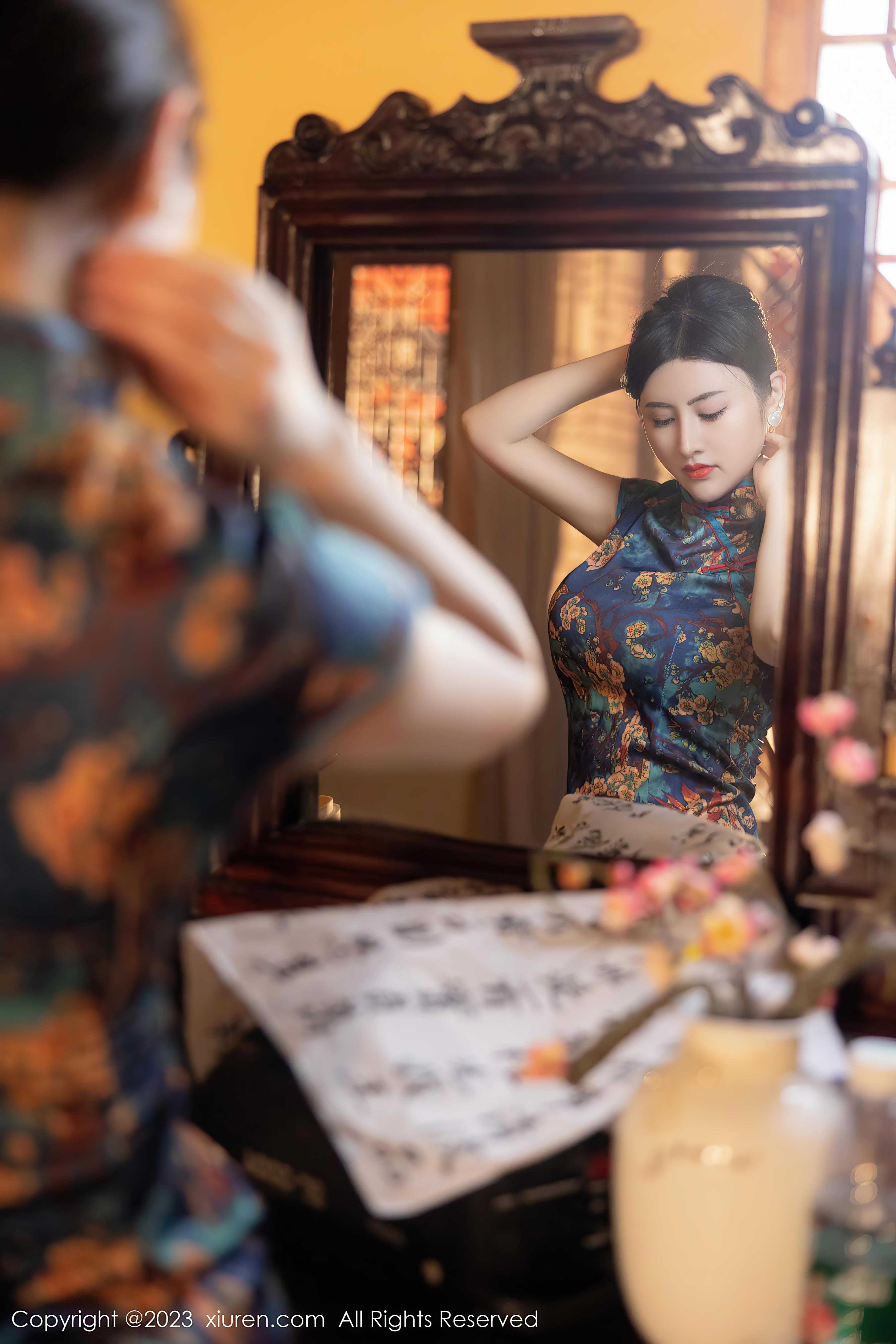 [XiuRen秀人网]2023.07.10 NO.7051 诗诗kiki 蓝色修身旗袍与黑色蕾丝内衣加黑丝美腿性感私房写真集Xiuren秀人写真高清美女套图写真下载-看套图秀人网论坛Xiuren秀人写真高清美女套图写真下载-看套图免费套图Xiuren秀人写真高清美女套图写真下载-看套图看套图