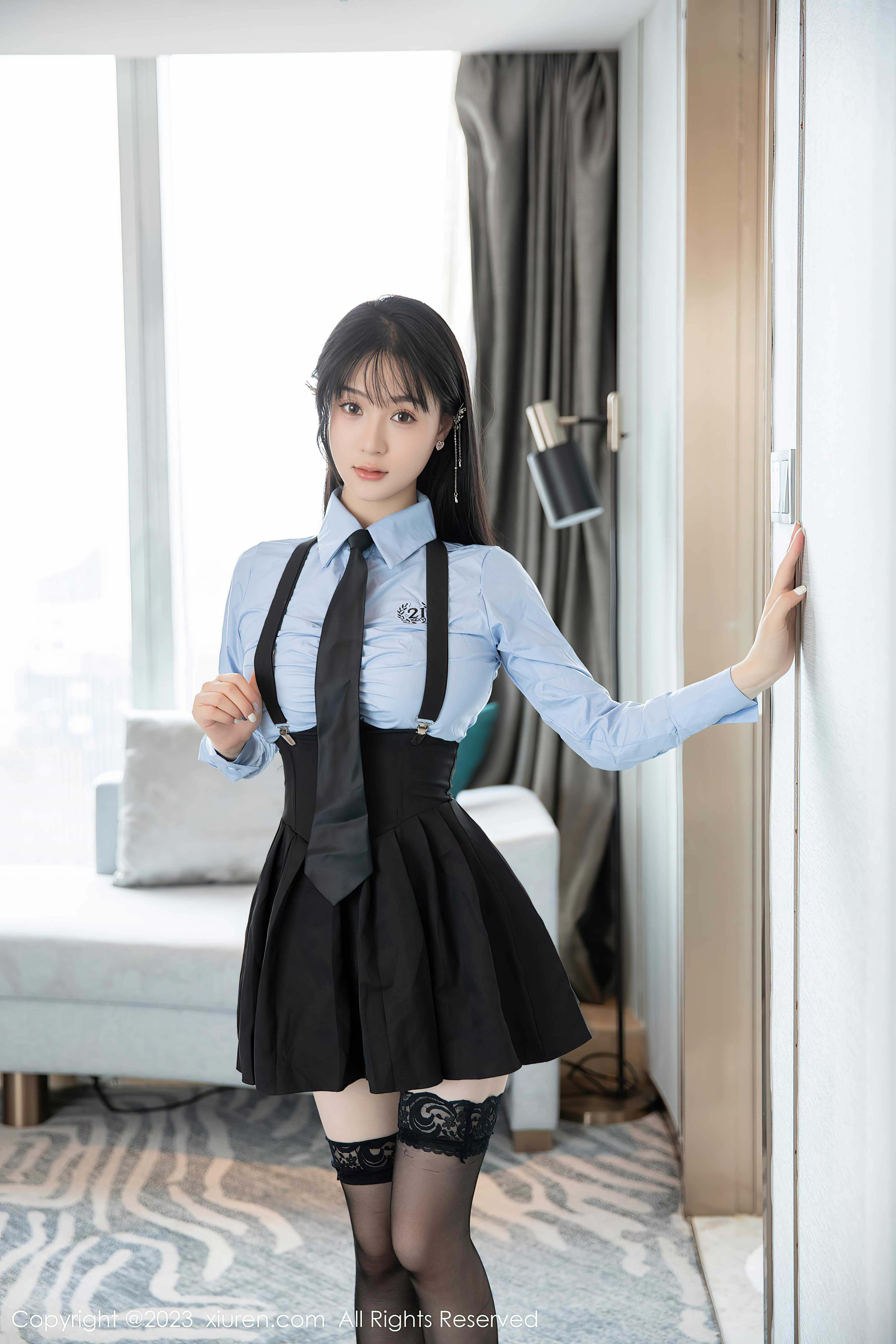 [XiuRen秀人网]2023.07.26 NO.7140 柚琪Rich JK制服与黑色短裙加黑丝美腿性感私房写真集Xiuren秀人写真高清美女套图写真下载-看套图看套图