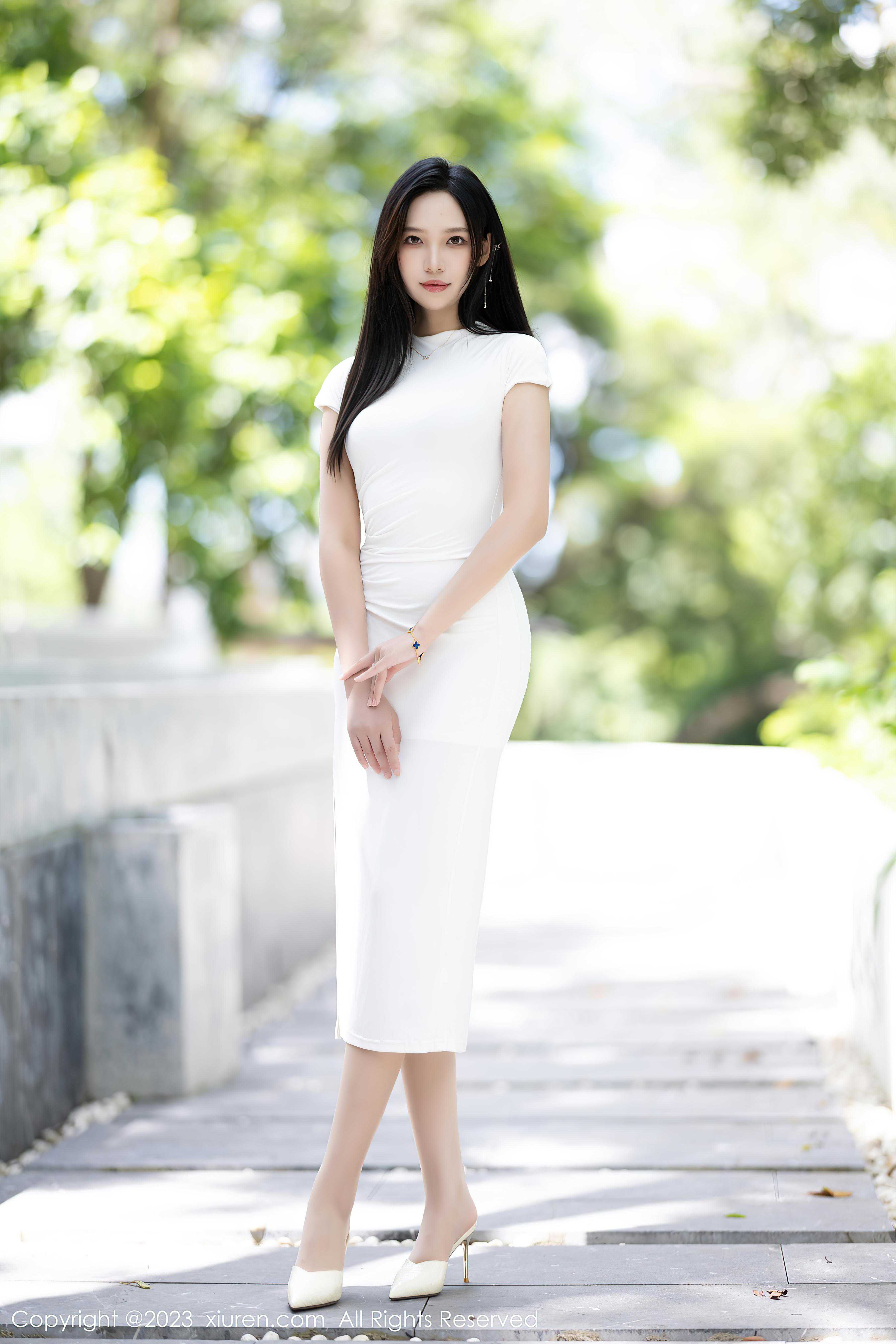 [XiuRen秀人网]2023.07.26 NO.7139 郑颖姗Bev 白色汉服与红色透视长裙加粉色肚兜性感私房写真集Xiuren秀人写真高清美女套图写真下载-看套图看套图