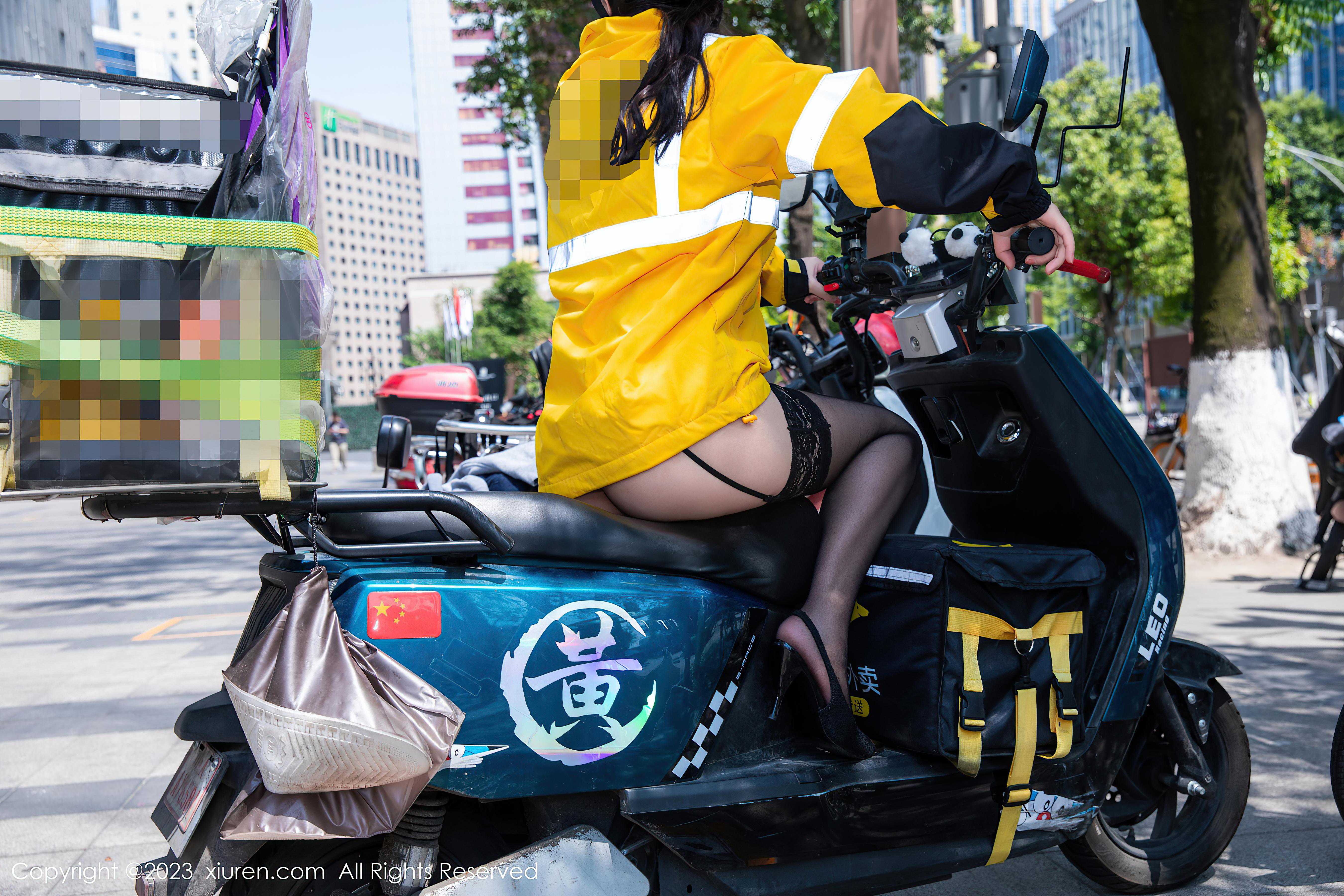 [XiuRen秀人网]2023.07.18 NO.7093 美团女外卖员 王婉悠Queen 黑色蕾丝内衣加黑丝美腿性感私房写真集Xiuren秀人写真高清美女套图写真下载-看套图看套图