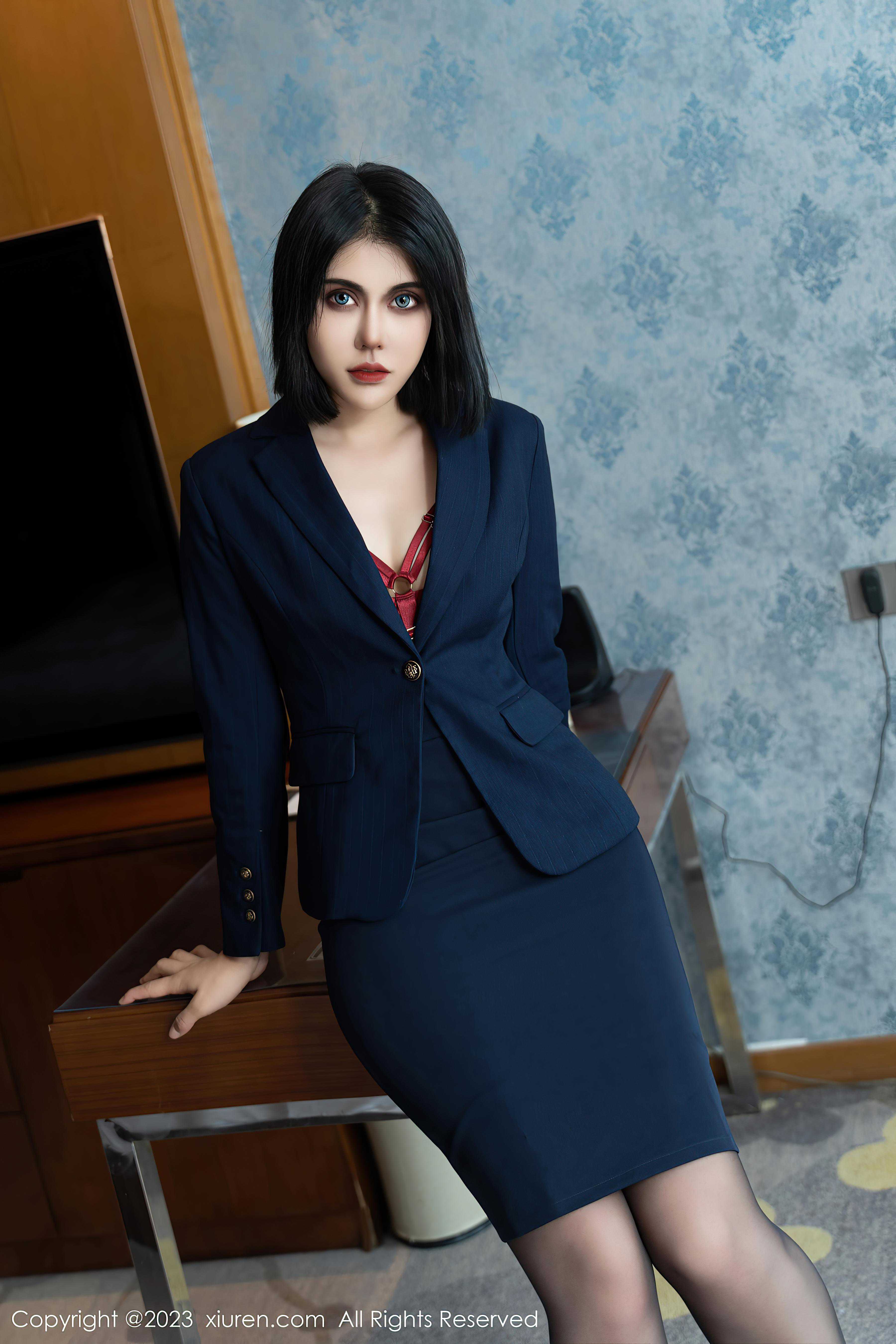 [XiuRen秀人网]2023.07.27 NO.7142 S纯一 黑色OL制服与红色情趣内衣加黑丝美腿性感私房写真集Xiuren秀人写真高清美女套图写真下载-看套图看套图