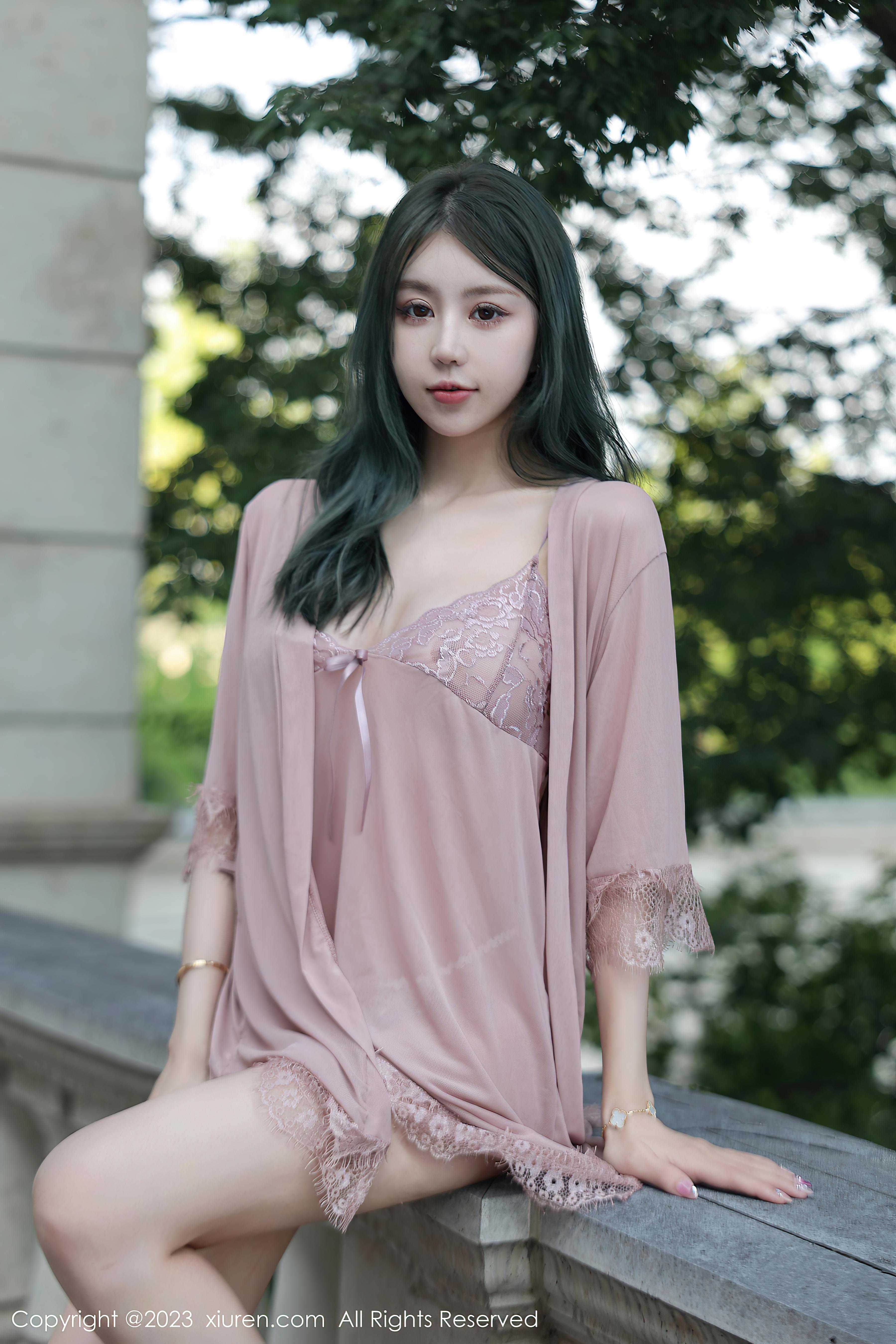 [XiuRen秀人网]2023.07.21 NO.7115 汐汐baby 黑色短裙与蕾丝内衣加黑丝美腿性感私房写真集Xiuren秀人写真高清美女套图写真下载-看套图看套图