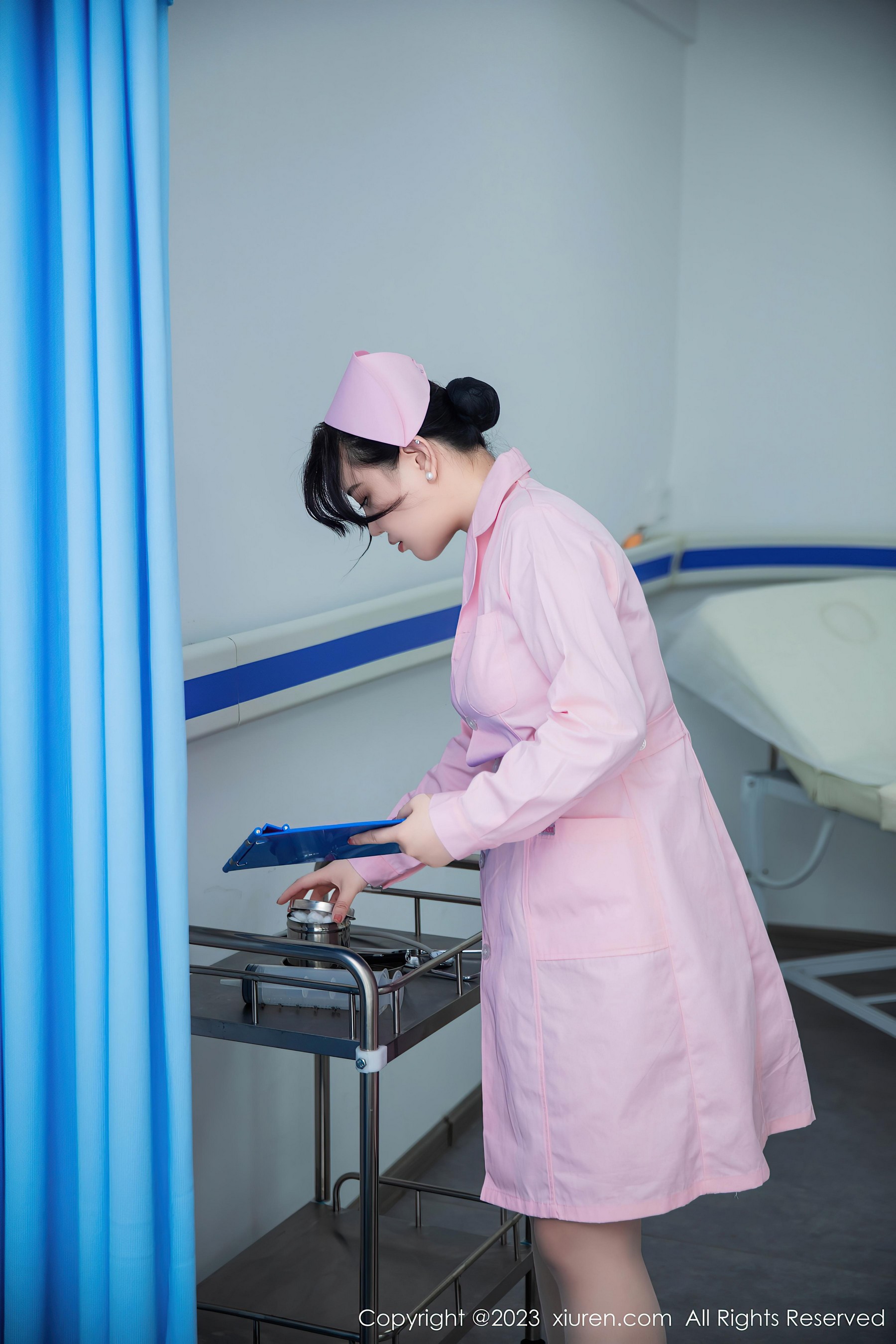 [XiuRen秀人网]2023.08.08 NO.7199 王婉悠Queen 粉色女护士制服加白色丝袜美腿性感私房写真集Xiuren秀人写真高清美女套图写真下载-看套图看套图