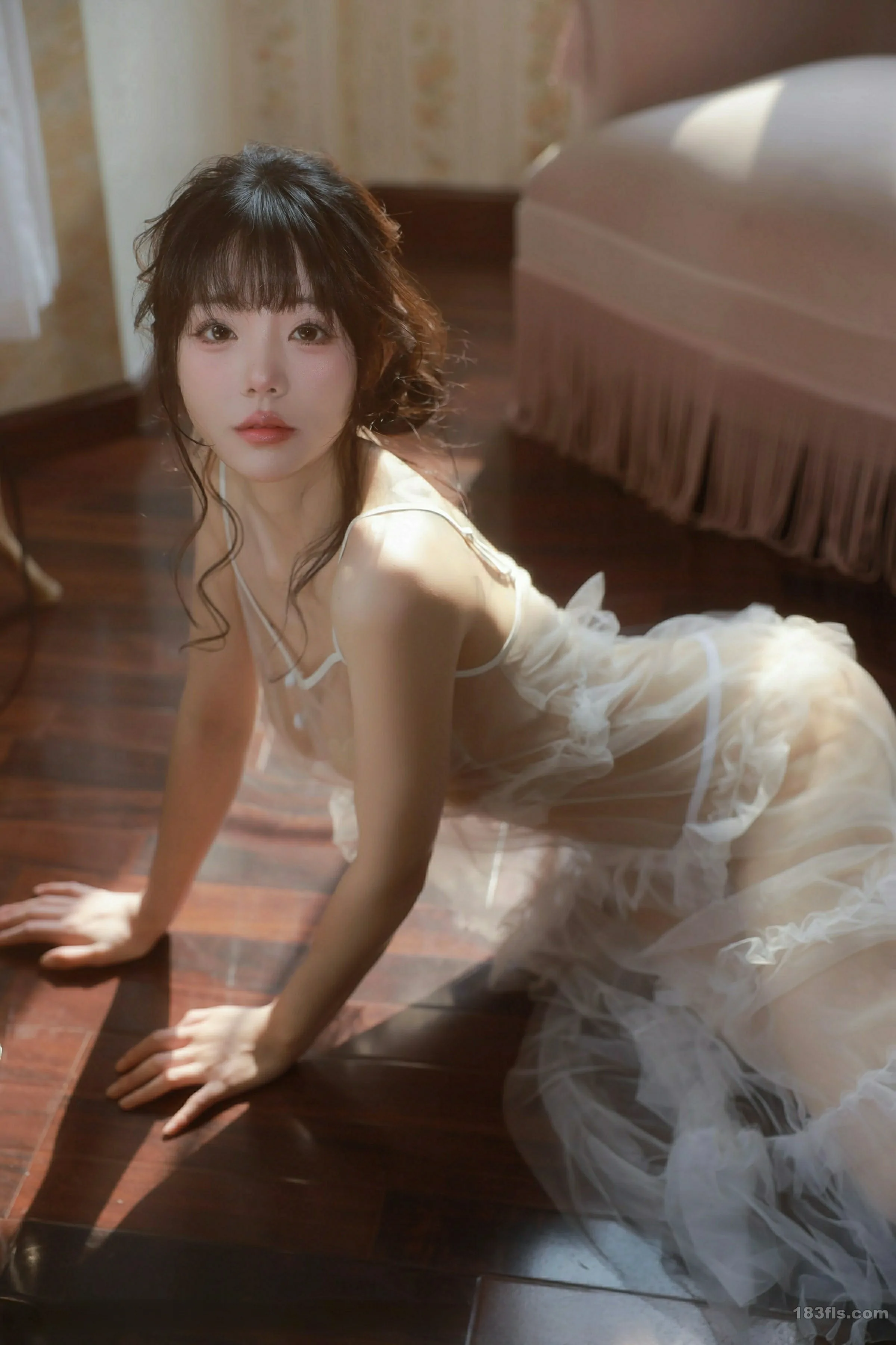 [XIUREN秀人网] 2025.09.24 No.10799 佘贝拉BellaXiuren秀人写真高清美女套图写真下载-看套图最新发布论坛Xiuren秀人写真高清美女套图写真下载-看套图免费套图Xiuren秀人写真高清美女套图写真下载-看套图看套图