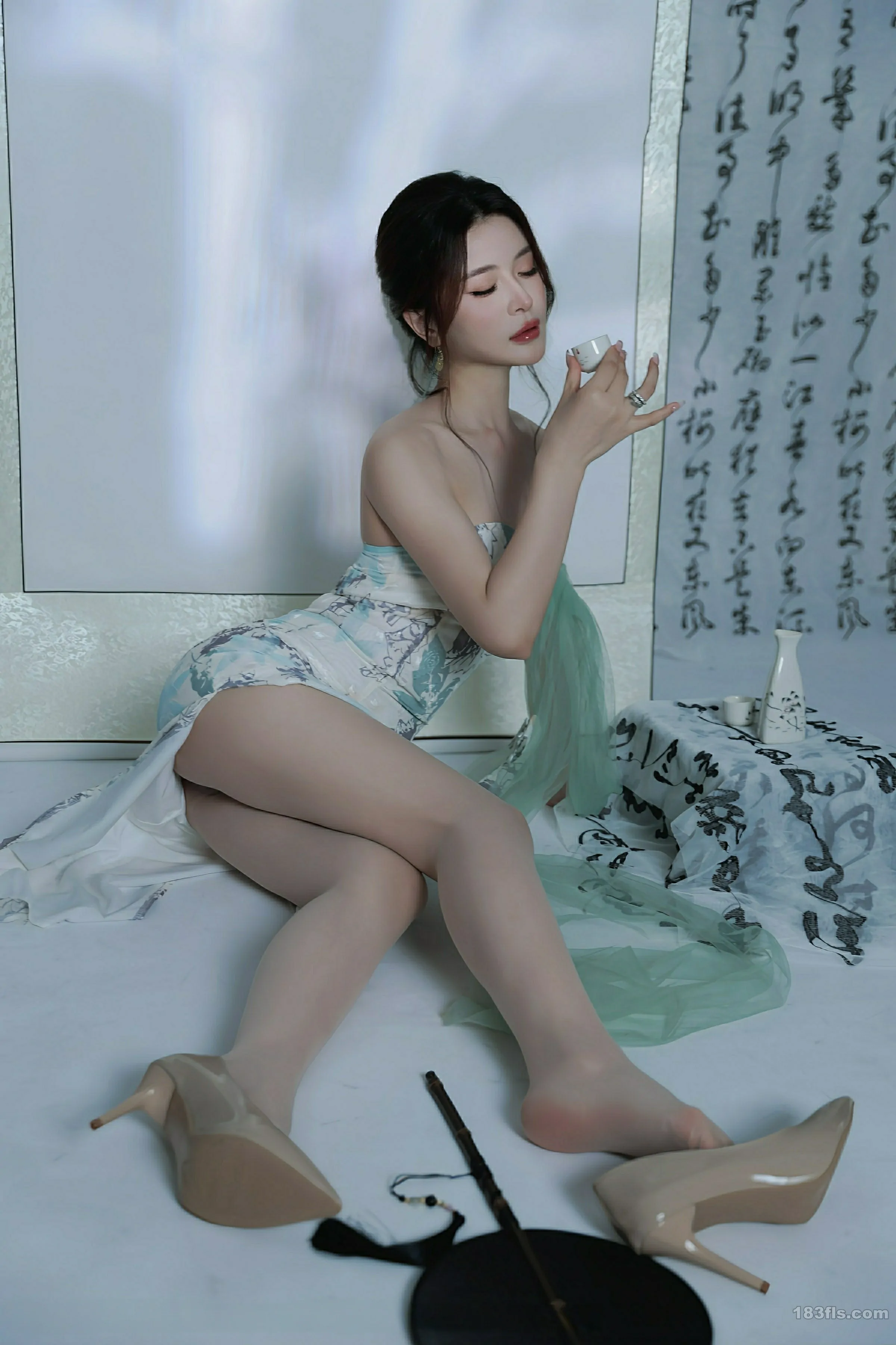 [XIUREN秀人网] 2025.08.27 No.10694 阿依莎Xiuren秀人写真高清美女套图写真下载-看套图最新发布论坛Xiuren秀人写真高清美女套图写真下载-看套图免费套图Xiuren秀人写真高清美女套图写真下载-看套图看套图