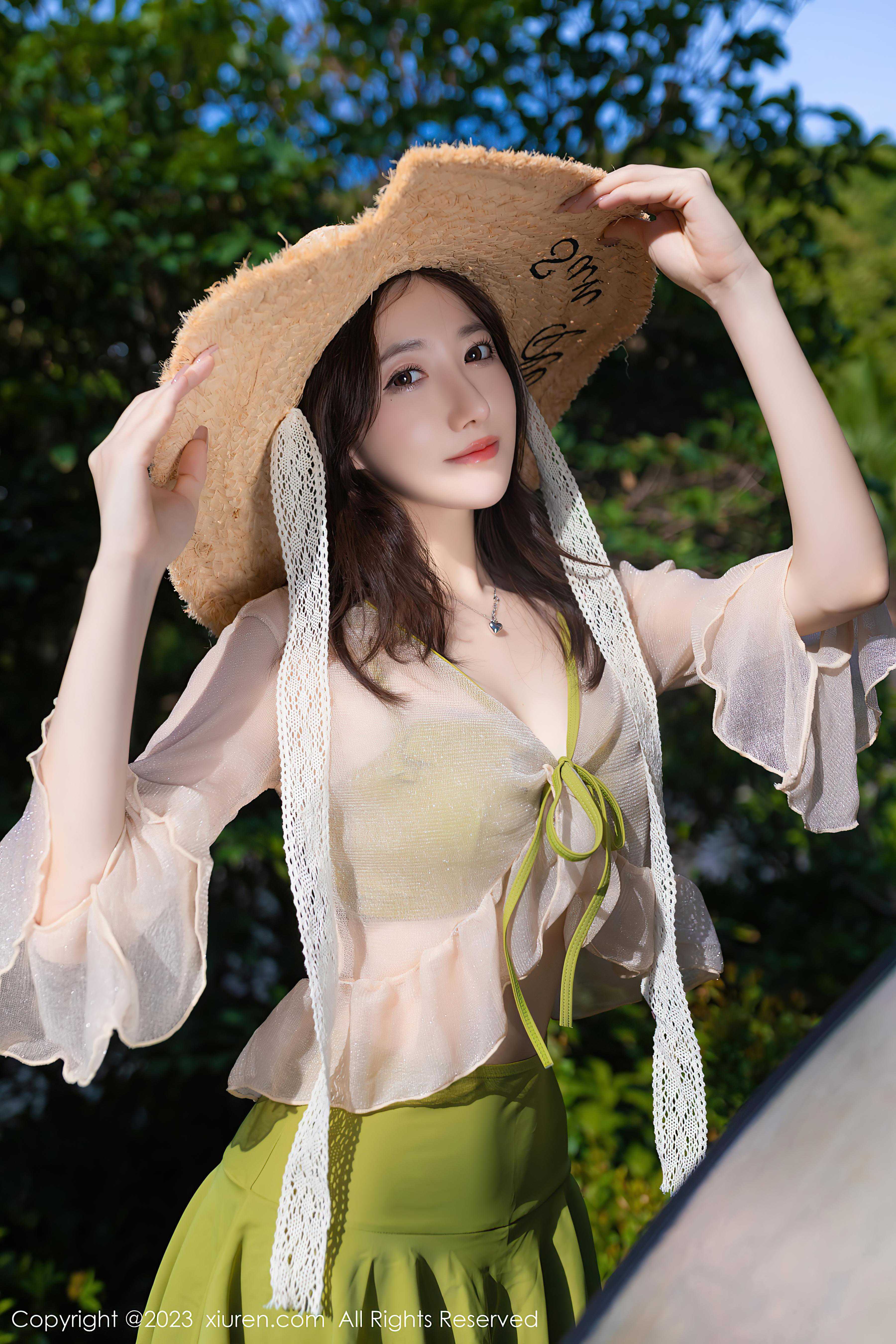 [XiuRen秀人网]2023.08.04 NO.7189 鱼子酱Fish 粉色透视小外套加比基尼泳装性感私房写真集Xiuren秀人写真高清美女套图写真下载-看套图看套图