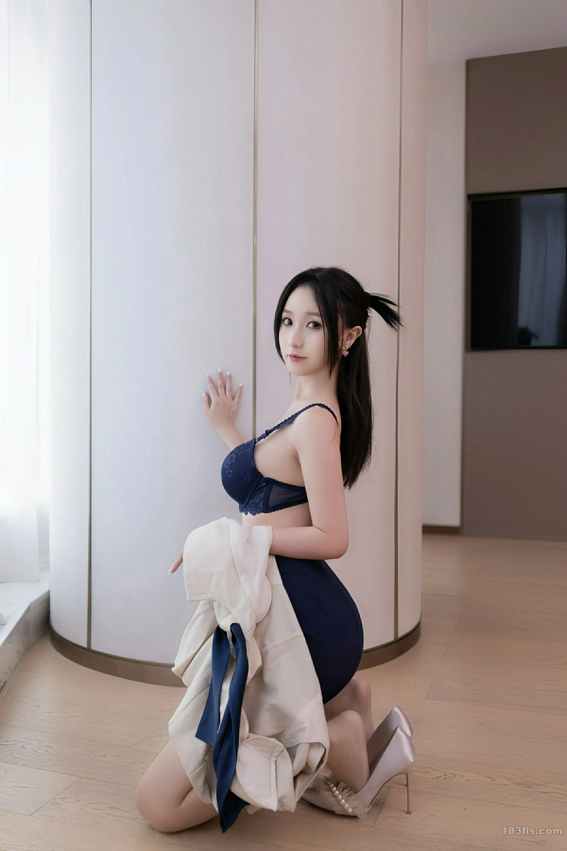 [XIUREN秀人网] 2025.08.27 No.10697 杏子YadaXiuren秀人写真高清美女套图写真下载-看套图最新发布论坛Xiuren秀人写真高清美女套图写真下载-看套图免费套图Xiuren秀人写真高清美女套图写真下载-看套图看套图