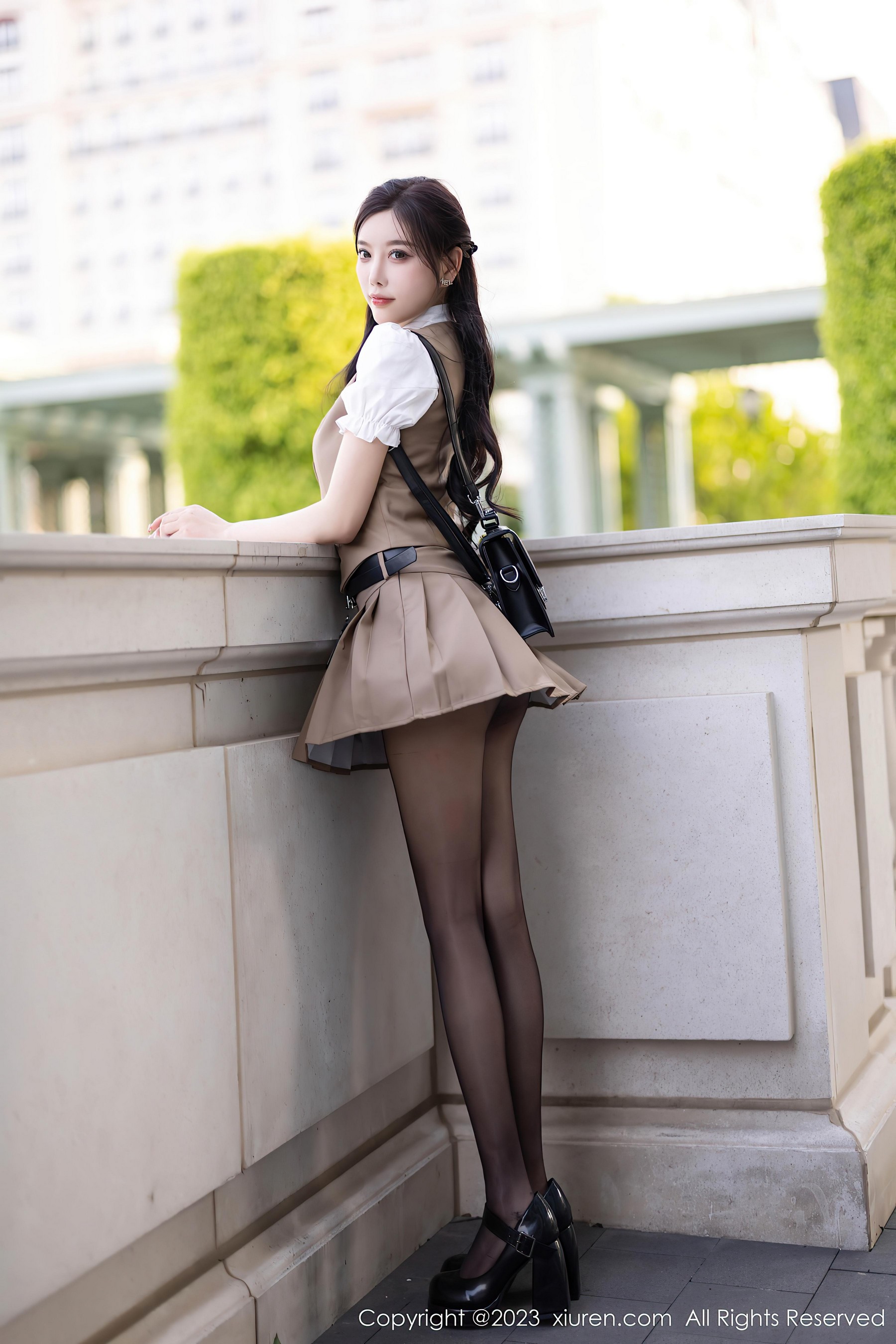 [XiuRen秀人网]2023.08.08 NO.7202 杨晨晨Yome 橙色JK制服与粉色内衣加黑丝美腿性感私房写真集Xiuren秀人写真高清美女套图写真下载-看套图看套图