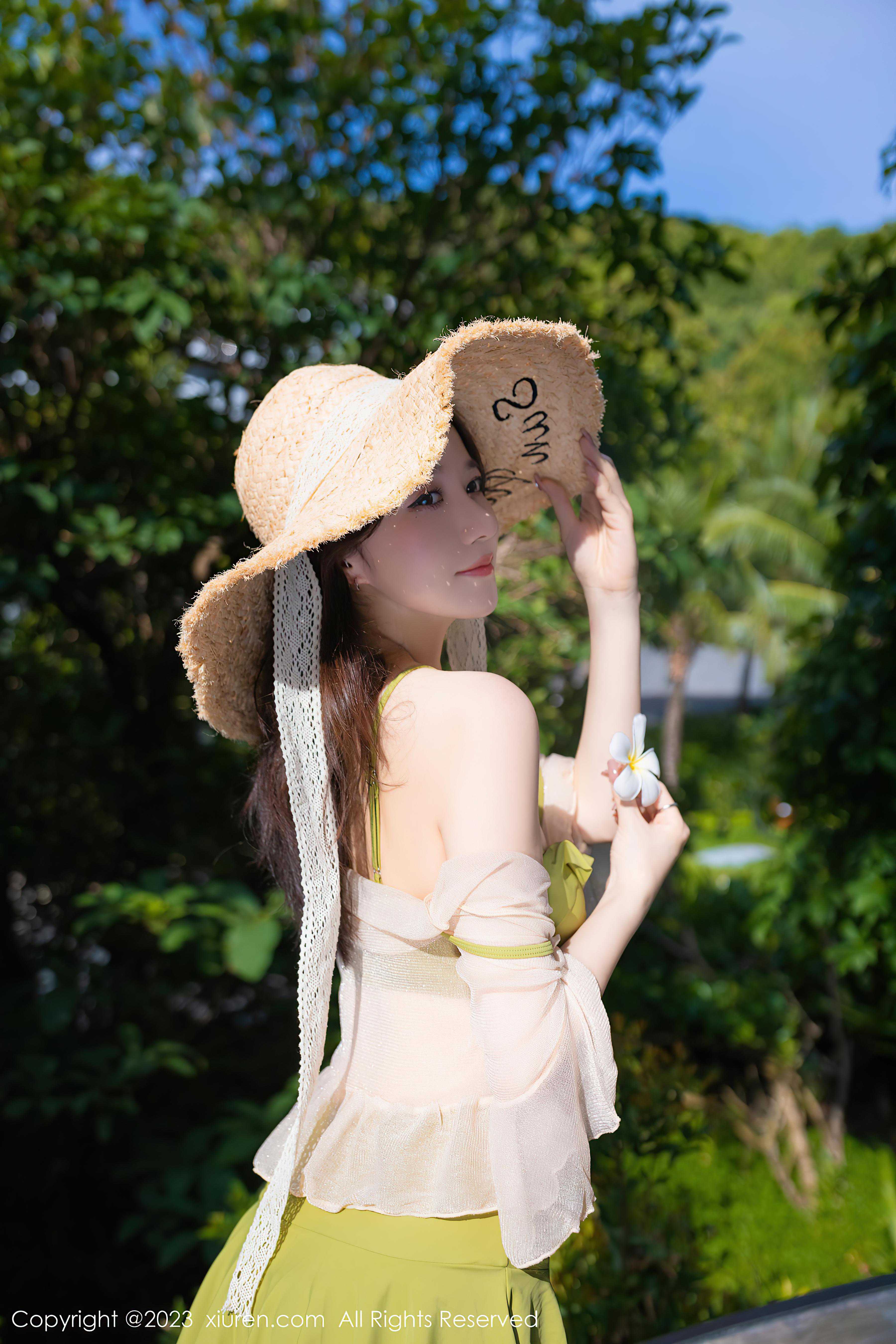 [XiuRen秀人网]2023.08.04 NO.7189 鱼子酱Fish 粉色透视小外套加比基尼泳装性感私房写真集Xiuren秀人写真高清美女套图写真下载-看套图看套图