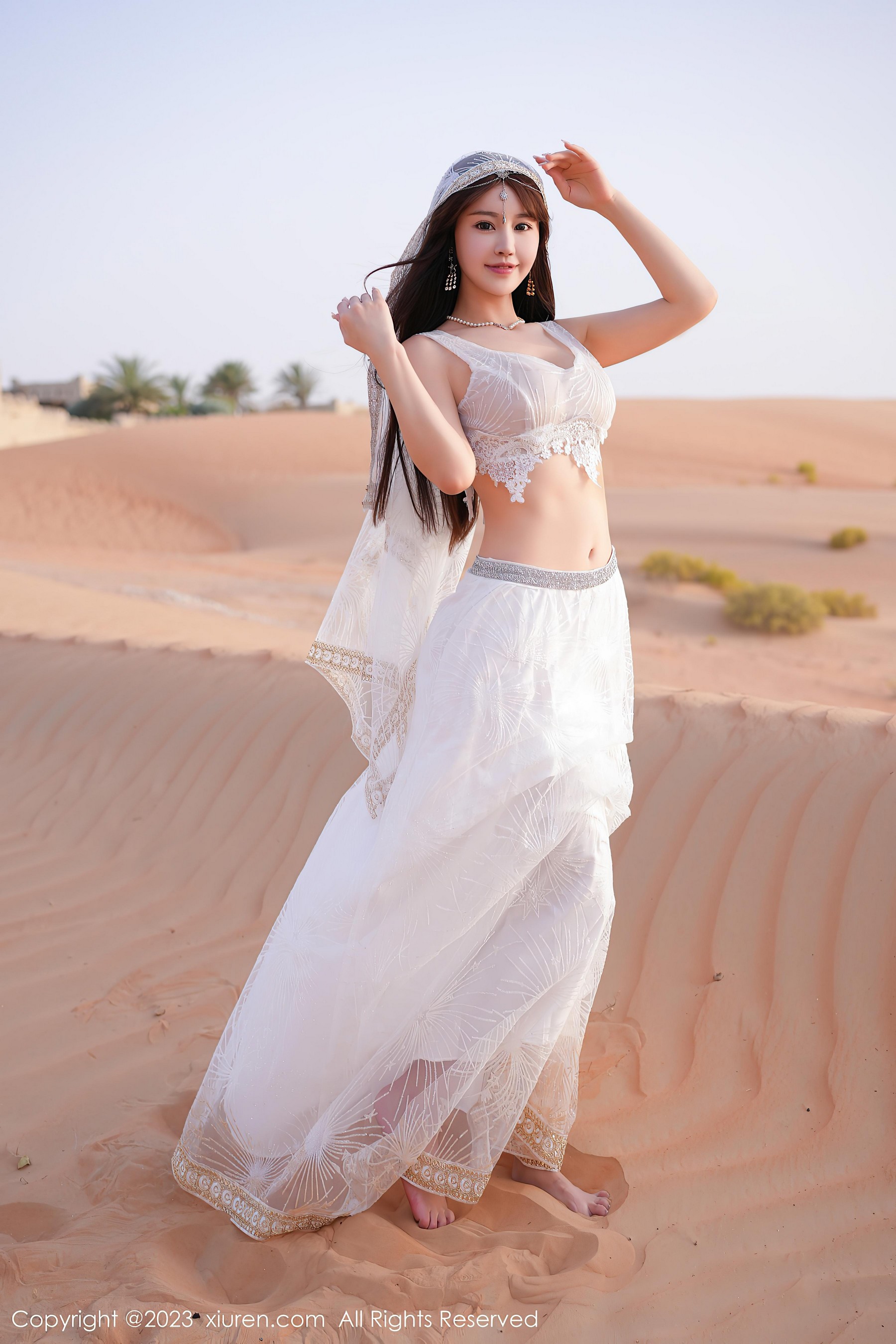 [XiuRen秀人网]2023.08.11 NO.7220 朱可儿Flora 白色透视情趣内衣加蕾丝长裙性感私房写真集-看套图