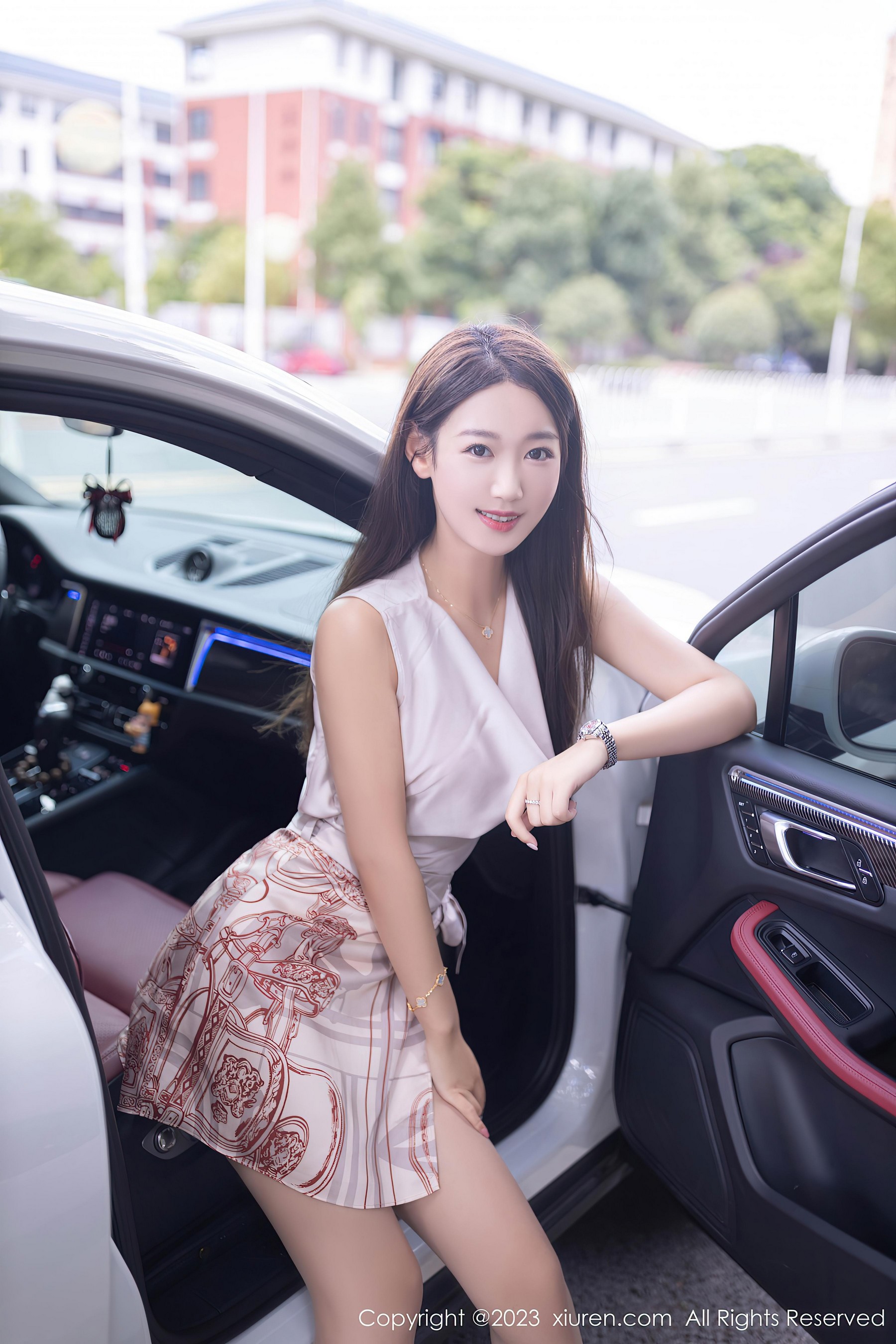 [XiuRen秀人网]2023.08.21 NO.7264 唐安琪 粉色礼服与蕾丝内衣加肉丝美腿性感私房写真集-看套图