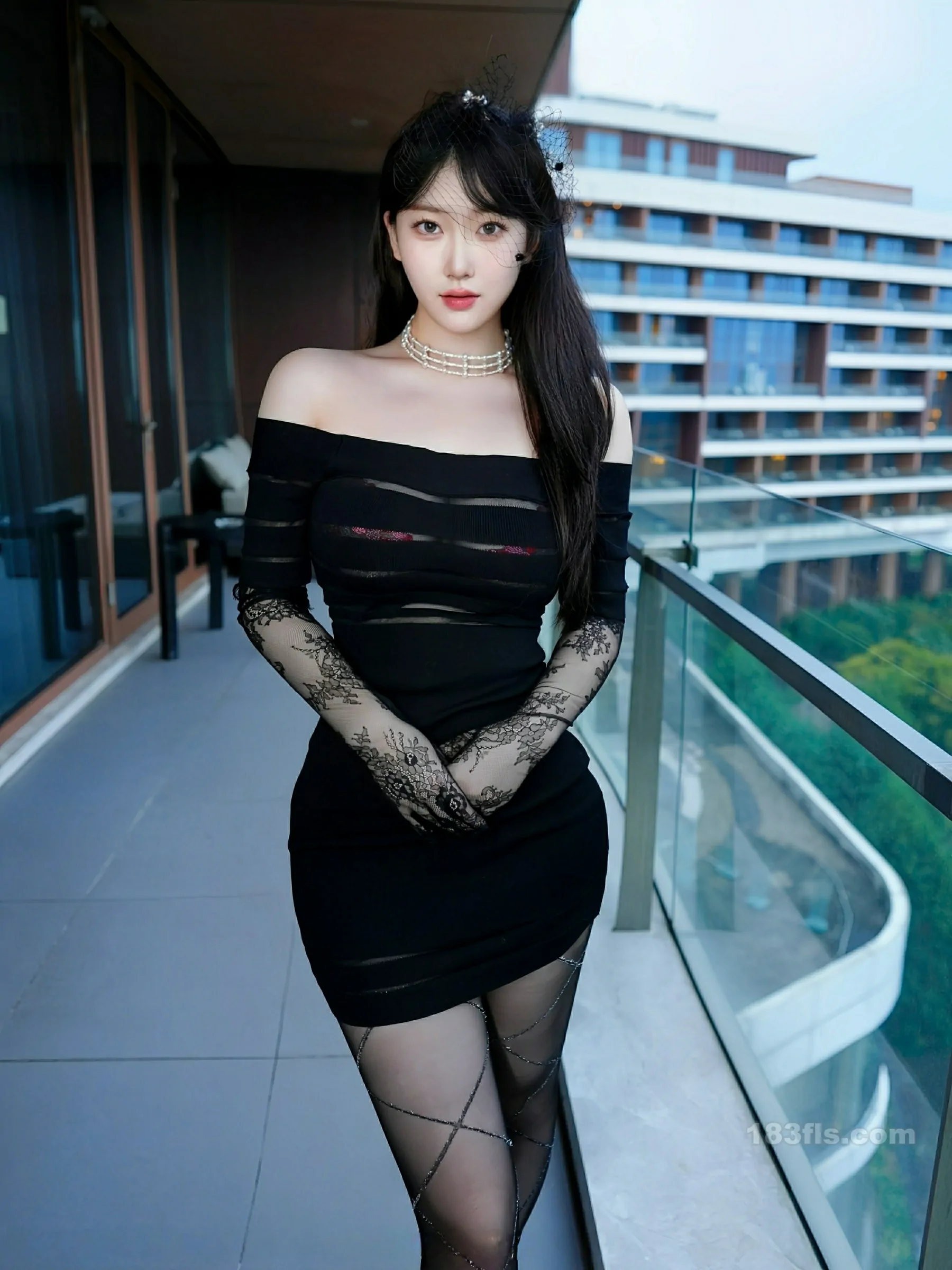 [XIUREN秀人网] 2025.11.18 No.10999 李沁恩lrene-最新发布论坛-免费套图-看套图