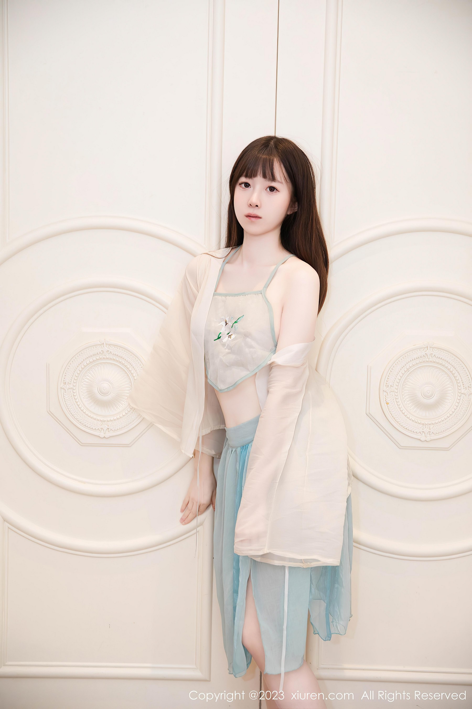 [XiuRen秀人网]2023.09.01 NO.7321 林悠悠 粉色透视古装汉服加情趣肚兜性感私房写真集-看套图