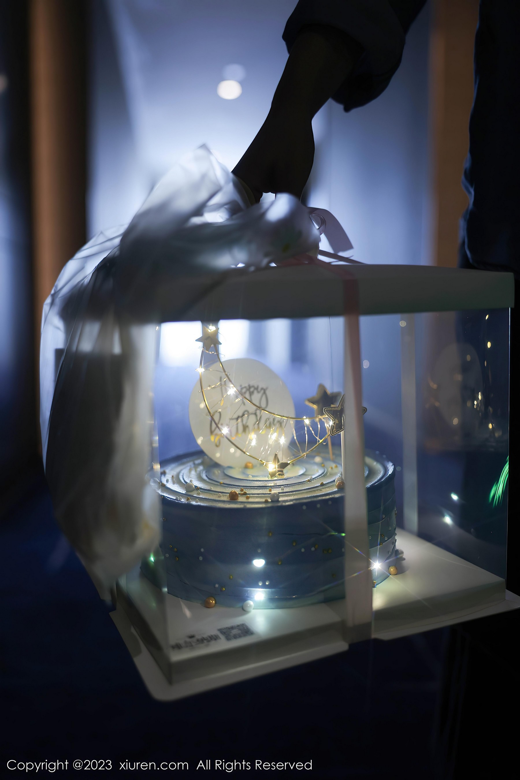 [XiuRen秀人网]2023.09.06 NO.7348 幼幼 白色透视睡衣加情趣蕾丝内衣性感私房写真集Xiuren秀人写真高清美女套图写真下载-看套图看套图