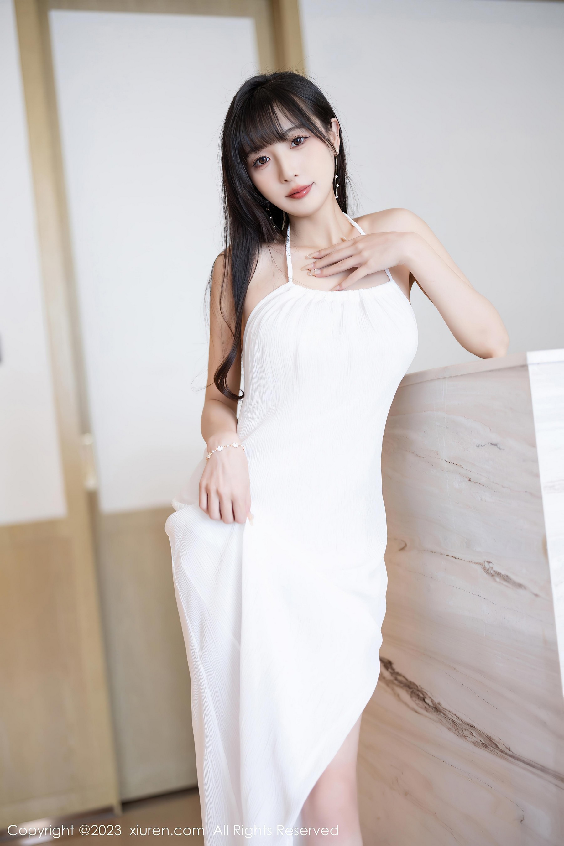 [XiuRen秀人网]2023.08.28 NO.7297 林星阑 白色吊带裸背连衣裙与白色透视睡衣性感私房写真集-看套图