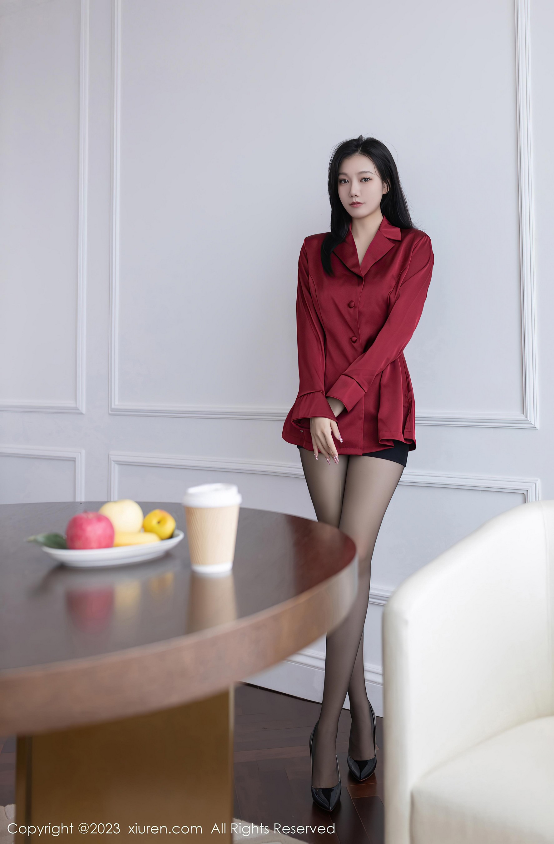 [XiuRen秀人网]2023.09.05 NO.7338 安然anran 黑色短裙与白色蕾丝内衣加黑丝美腿性感私房写真集Xiuren秀人写真高清美女套图写真下载-看套图看套图