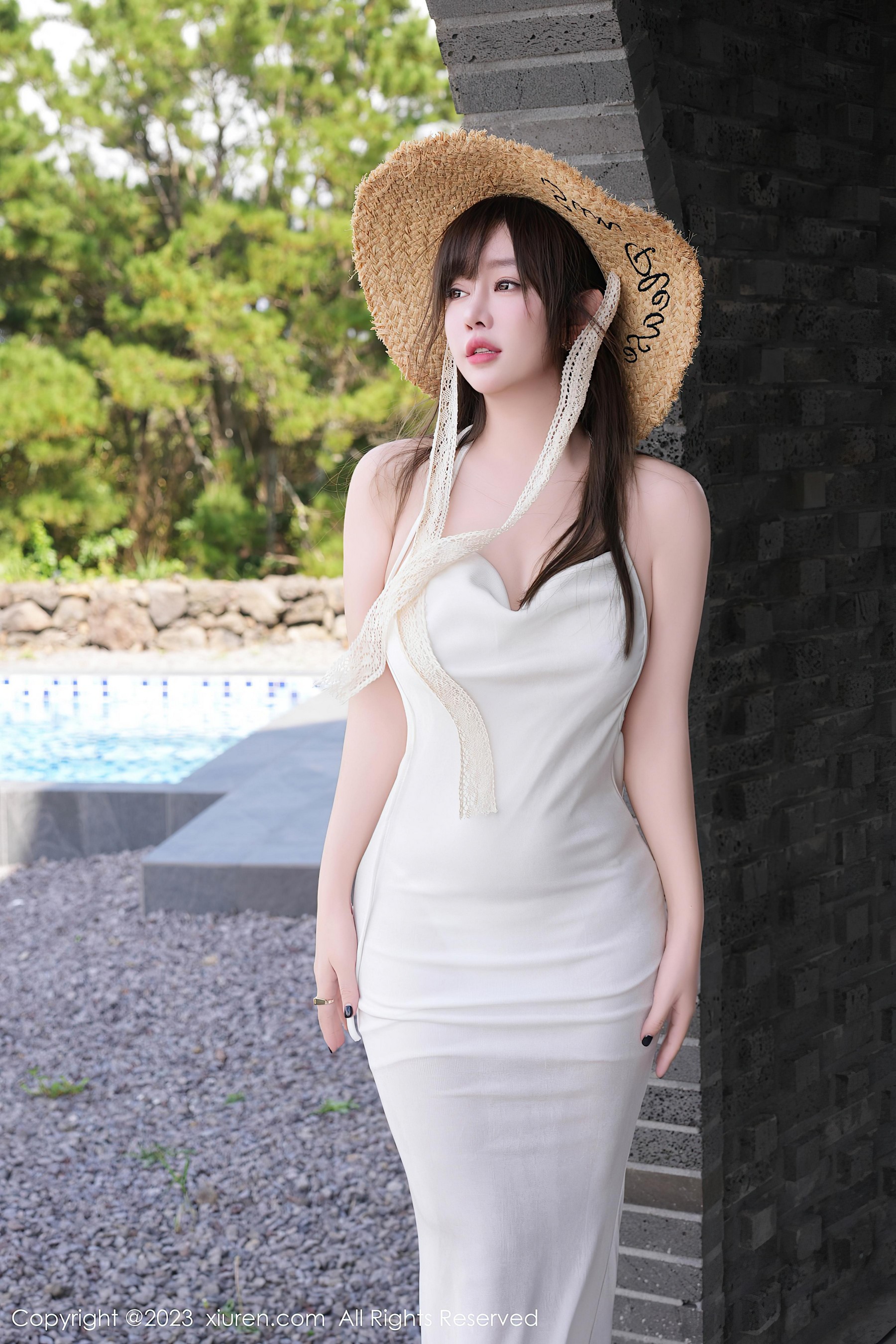 [XiuRen秀人网]2023.09.15 NO.7395 王雨纯 白色修身礼服裙加情趣内衣性感私房写真集-看套图