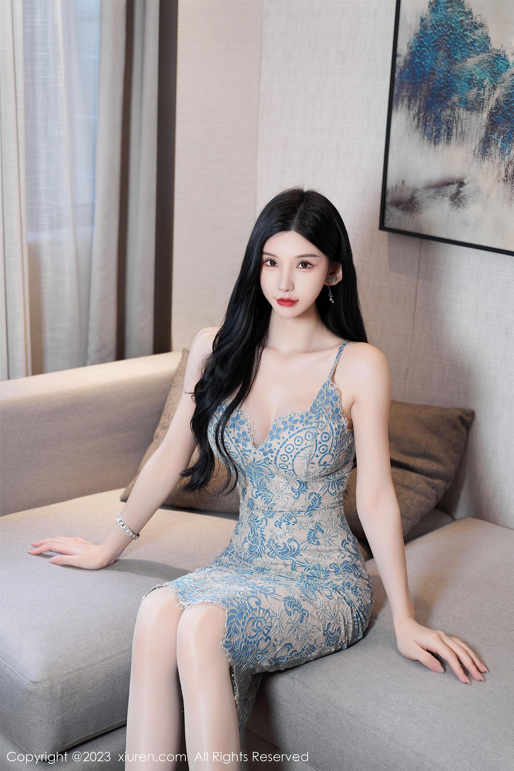 [XiuRen秀人网]2023.09.08 NO.7362 周于希Sally 灰色吊带蕾丝连衣裙与白色内衣加肉丝美腿性感私房写真集Xiuren秀人写真高清美女套图写真下载-看套图看套图