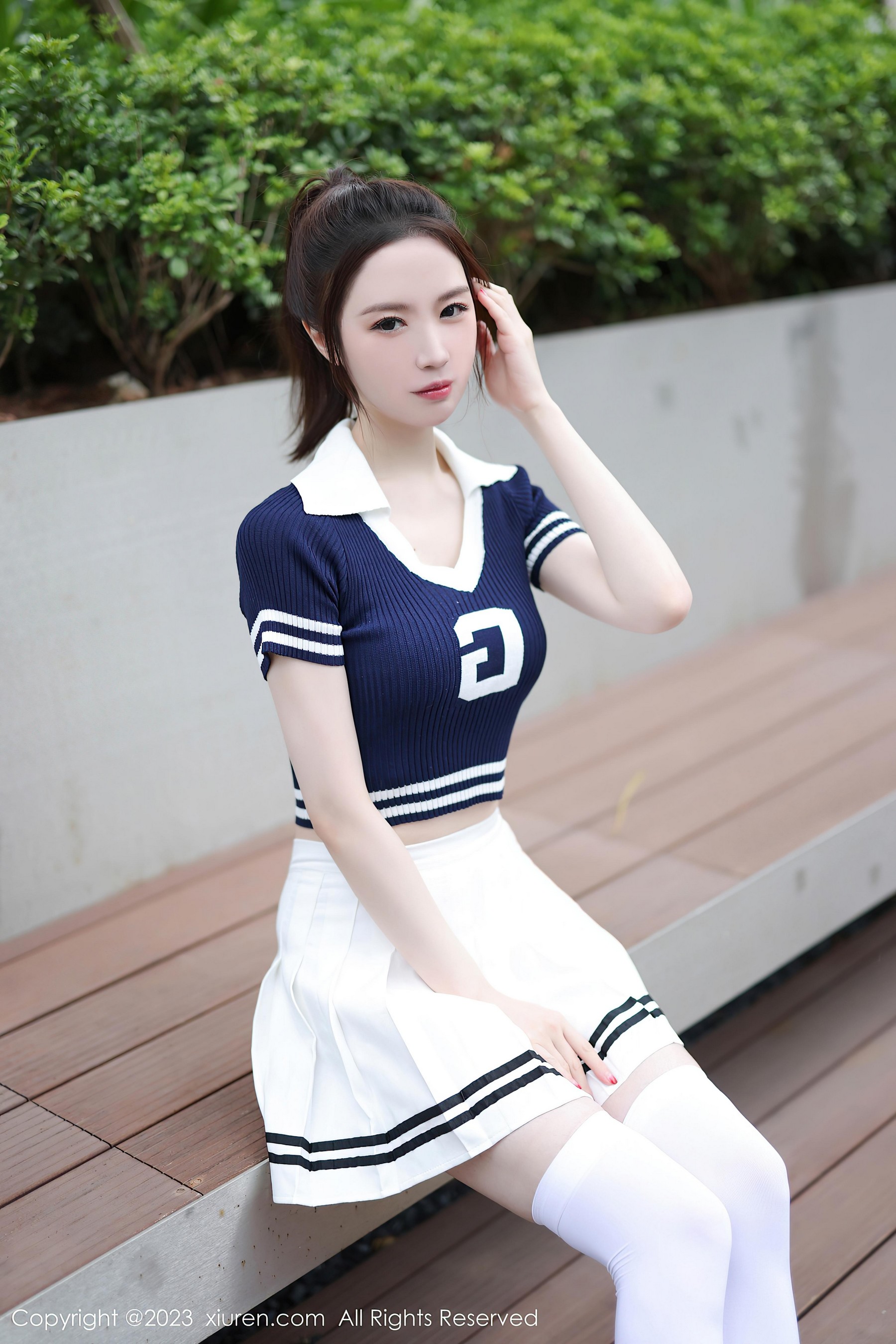 [XiuRen秀人网]2023.09.20 NO.7416 梦心玥 白色短裙与粉色内衣加白色丝袜美腿性感私房写真集Xiuren秀人写真高清美女套图写真下载-看套图看套图