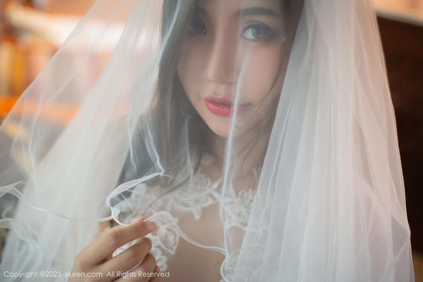 [XiuRen秀人网]2023.09.28 NO.7456 绮里嘉ula 白色透视情趣婚纱加白色丝袜美腿性感私房写真集Xiuren秀人写真高清美女套图写真下载-看套图看套图