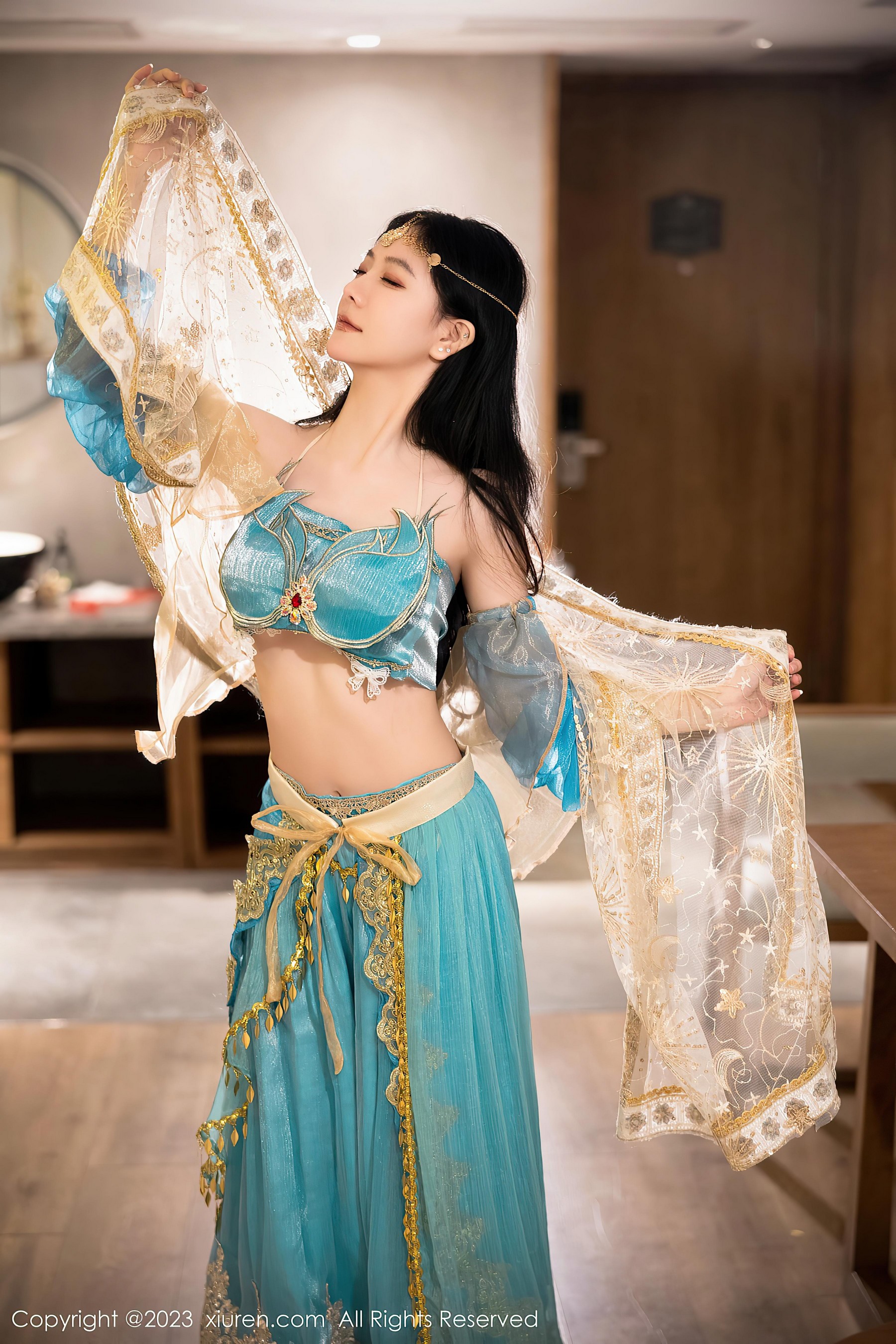[XiuRen秀人网]2023.10.07 NO.7469 幼幼 青色透视西域长裙加肚兜内衣性感私房写真集Xiuren秀人写真高清美女套图写真下载-看套图看套图
