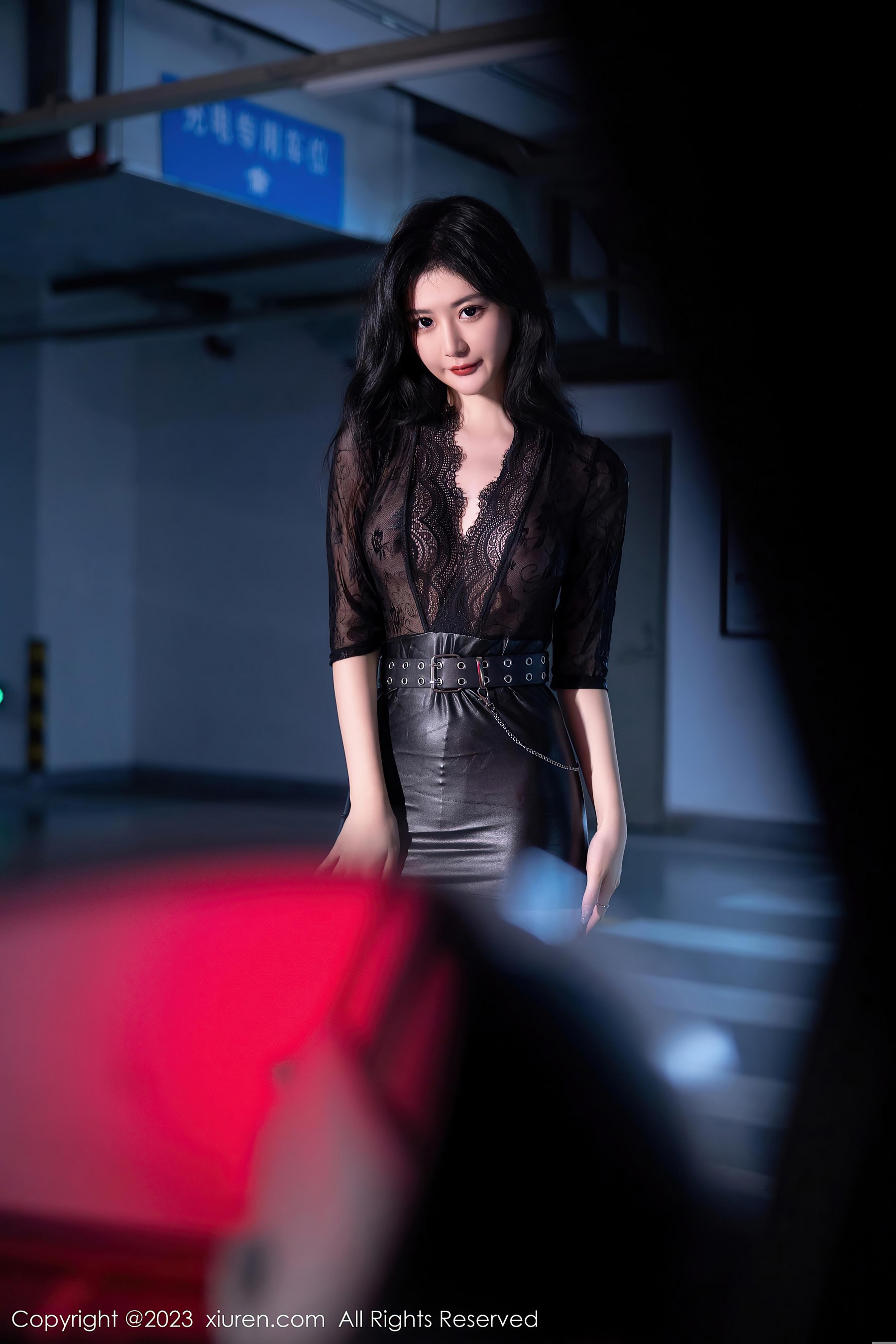 [XiuRen秀人网]2023.09.22 NO.7431 幼幼 黑色透视衬衫与漆皮短裙加肉丝美腿性感私房写真集Xiuren秀人写真高清美女套图写真下载-看套图看套图