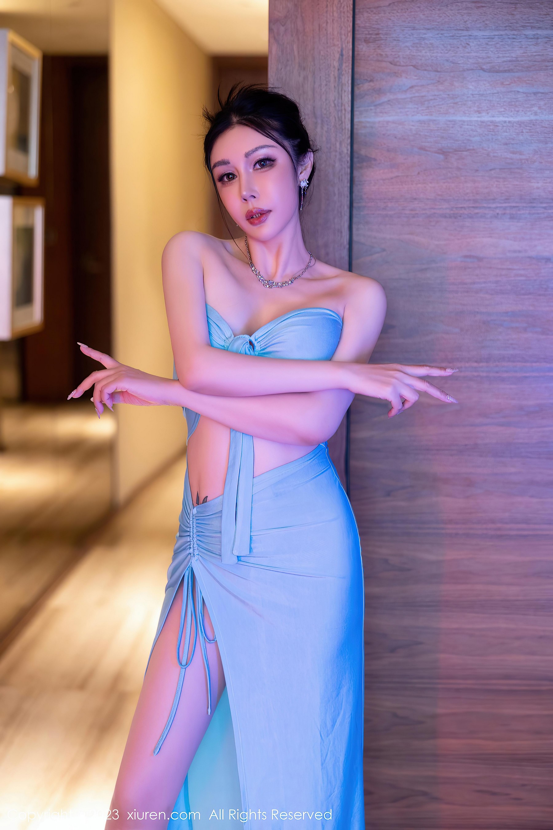 [XiuRen秀人网]2023.09.27 NO.7446 田冰冰 淡蓝色紧身情趣连衣裙加肉丝美腿性感私房写真集Xiuren秀人写真高清美女套图写真下载-看套图看套图