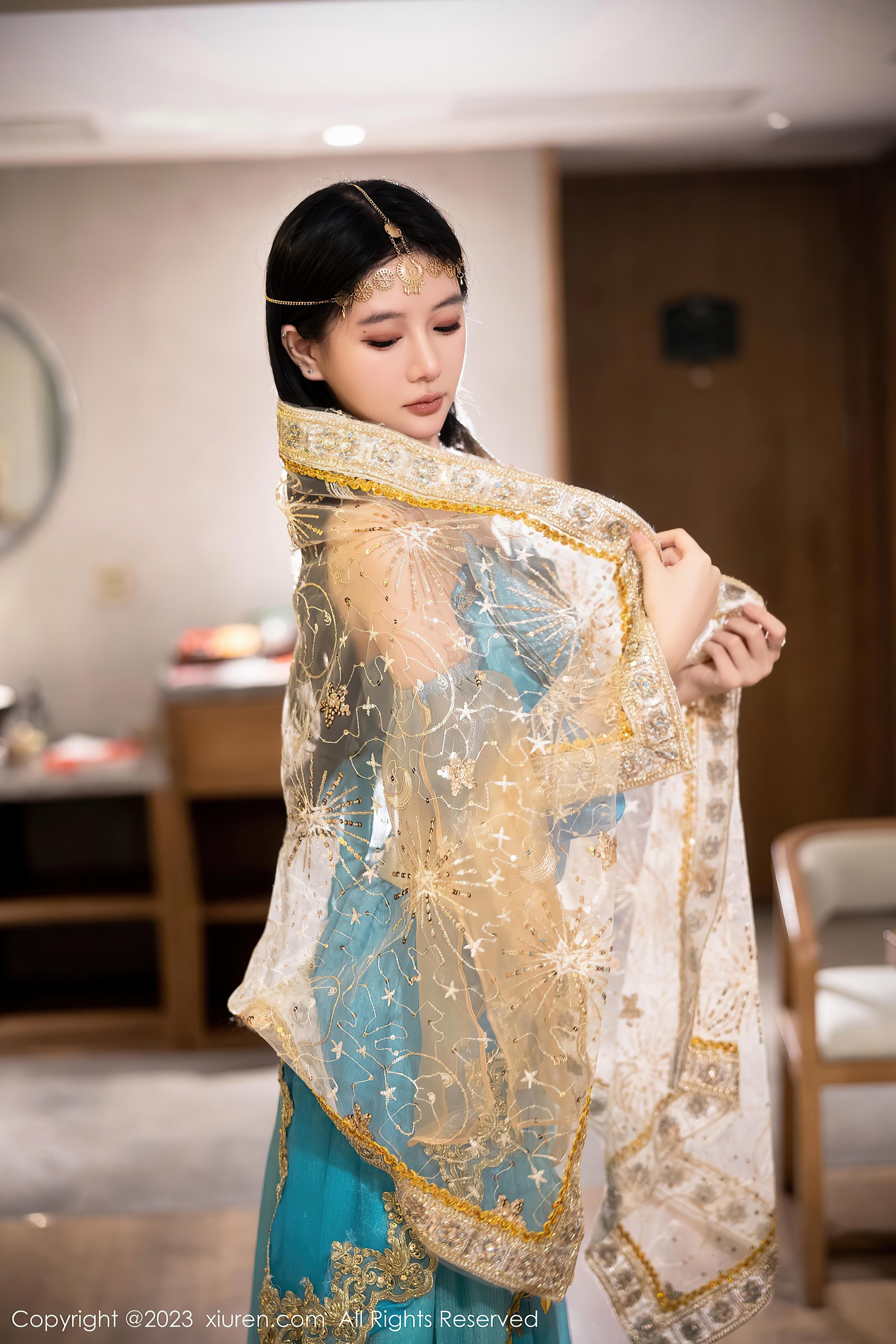 [XiuRen秀人网]2023.10.07 NO.7469 幼幼 青色透视西域长裙加肚兜内衣性感私房写真集Xiuren秀人写真高清美女套图写真下载-看套图看套图