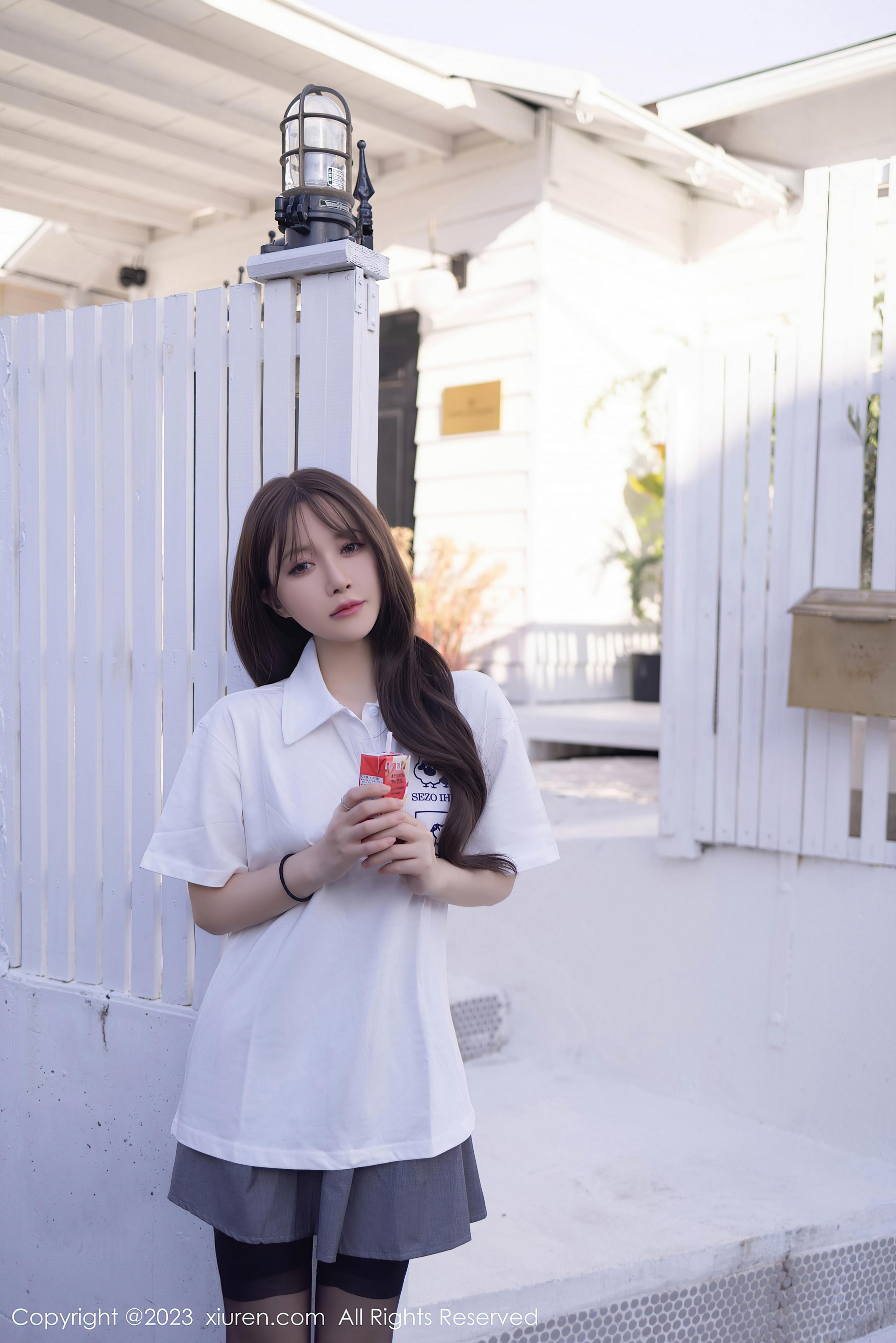 [XiuRen秀人网]2023.10.08 NO.7475 鱼子酱Fish JK制服与灰色短裙加黑丝美腿性感私房写真集-看套图