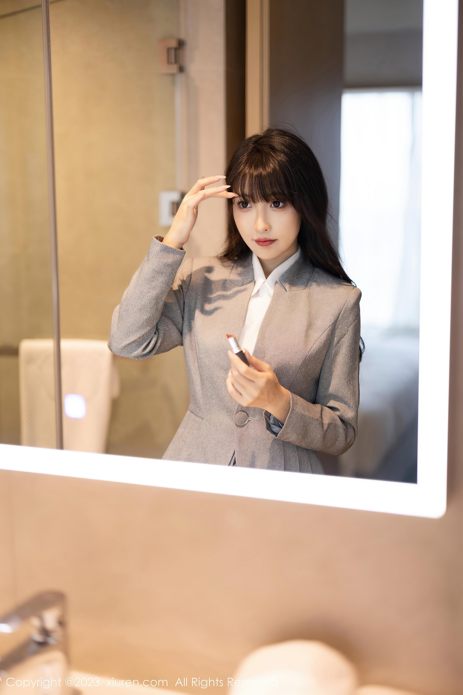 [XiuRen秀人网]2023.09.21 NO.7422 林星阑 灰色OL制服与紧身连衣裙加肉丝美腿性感私房写真集-看套图